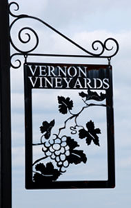 vernon-vineyard-sign